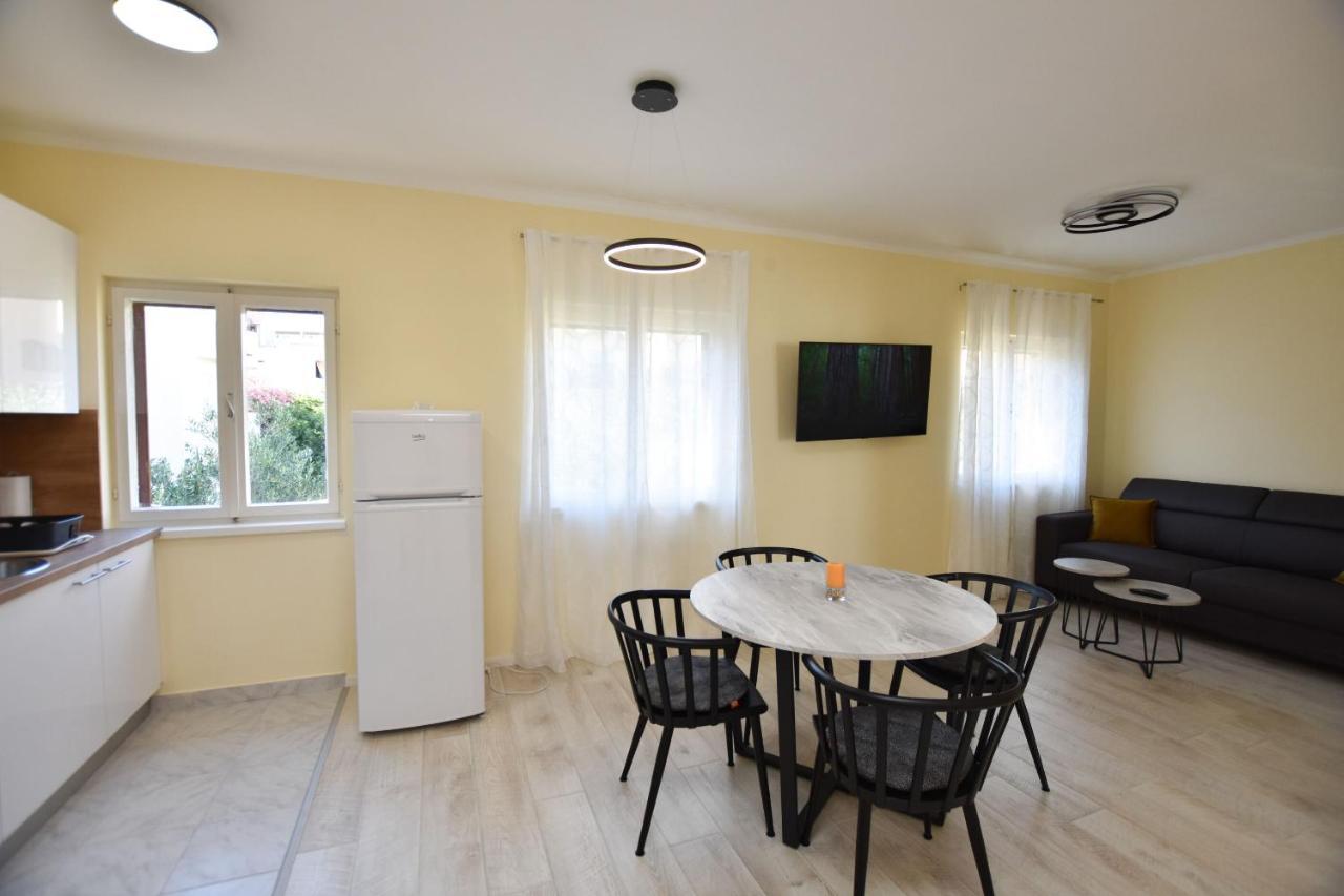 Apartment Ruzica พรีมอชเตน ภายนอก รูปภาพ